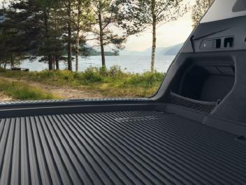 bandeja maletero audi