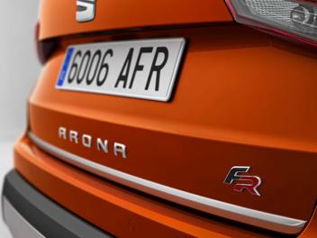 moldura porton trasero