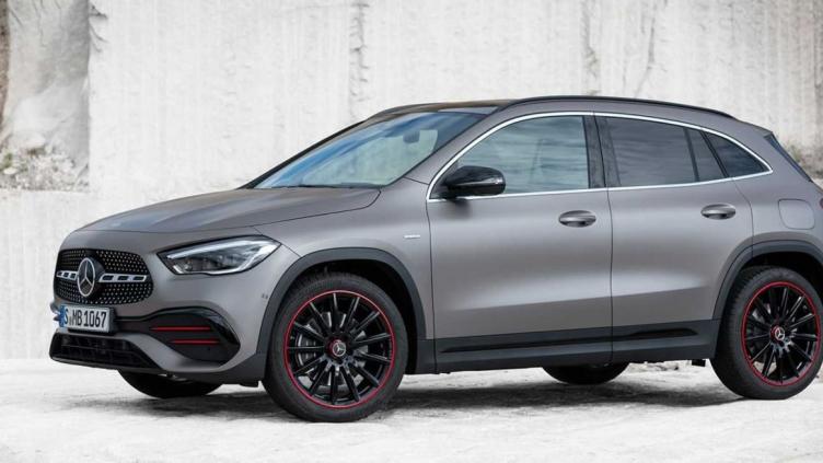 Mercedes-Benz Clase GLA Stern Motor