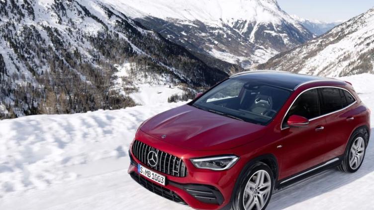 Mercedes-Benz Clase GLA Stern Motor