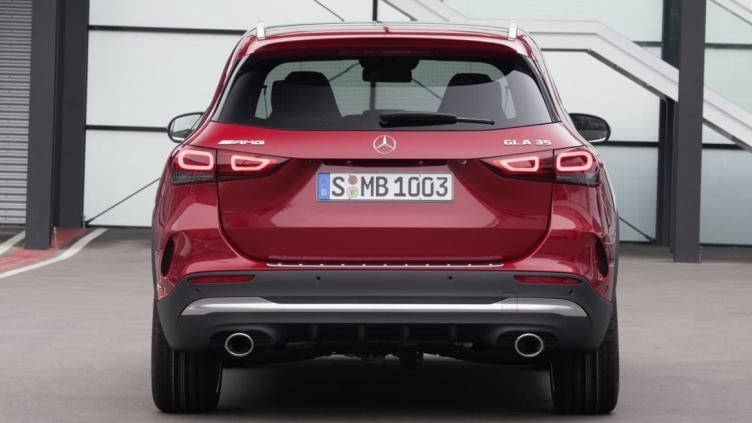 Mercedes-Benz Clase GLA Stern Motor