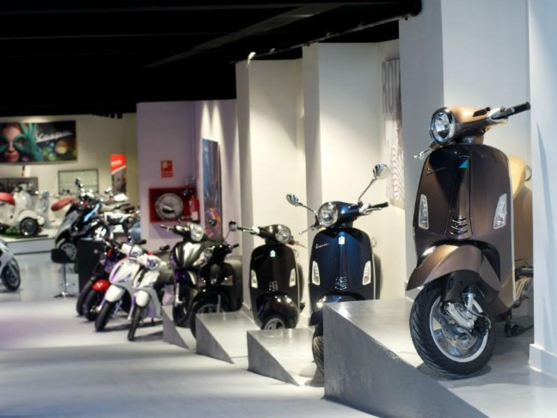 comprar vespa piaggio moto guzzi aprilia barcelona