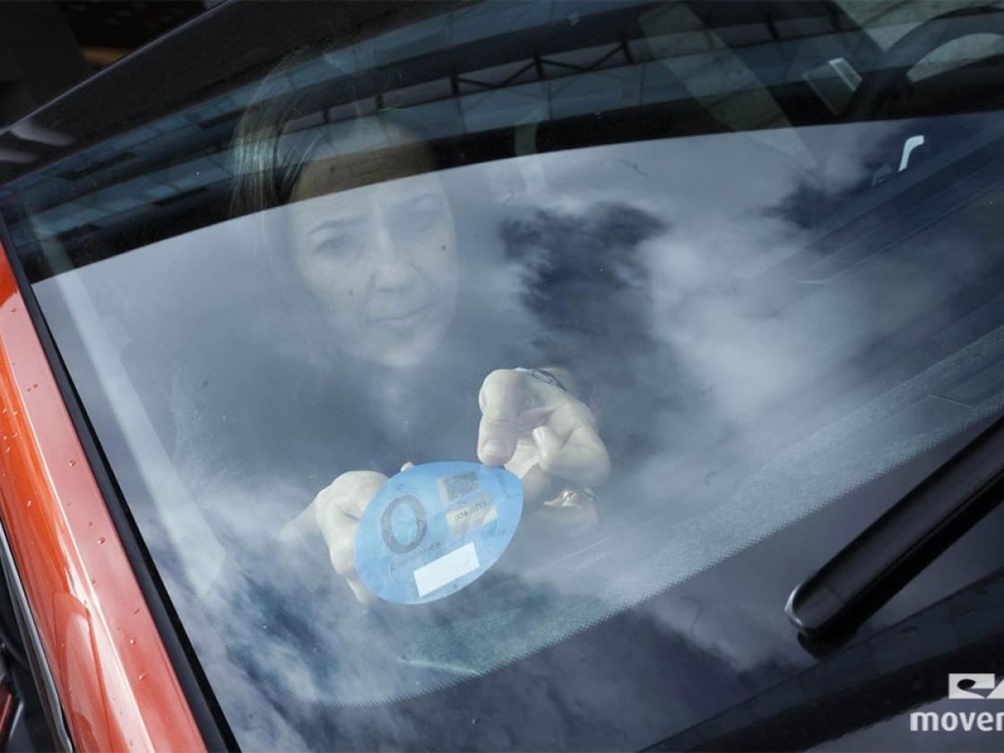 ¿Qué etiqueta ambiental tiene tu coche?